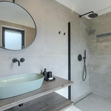 ヴィラ Viktor Kršan