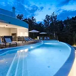 Villa Viktor *
